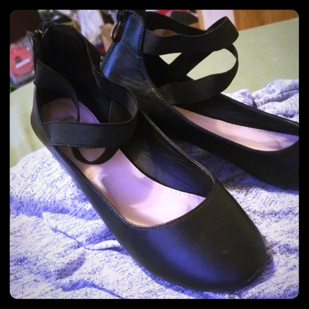 Strappy Ballet Flats ** SZ 10 **